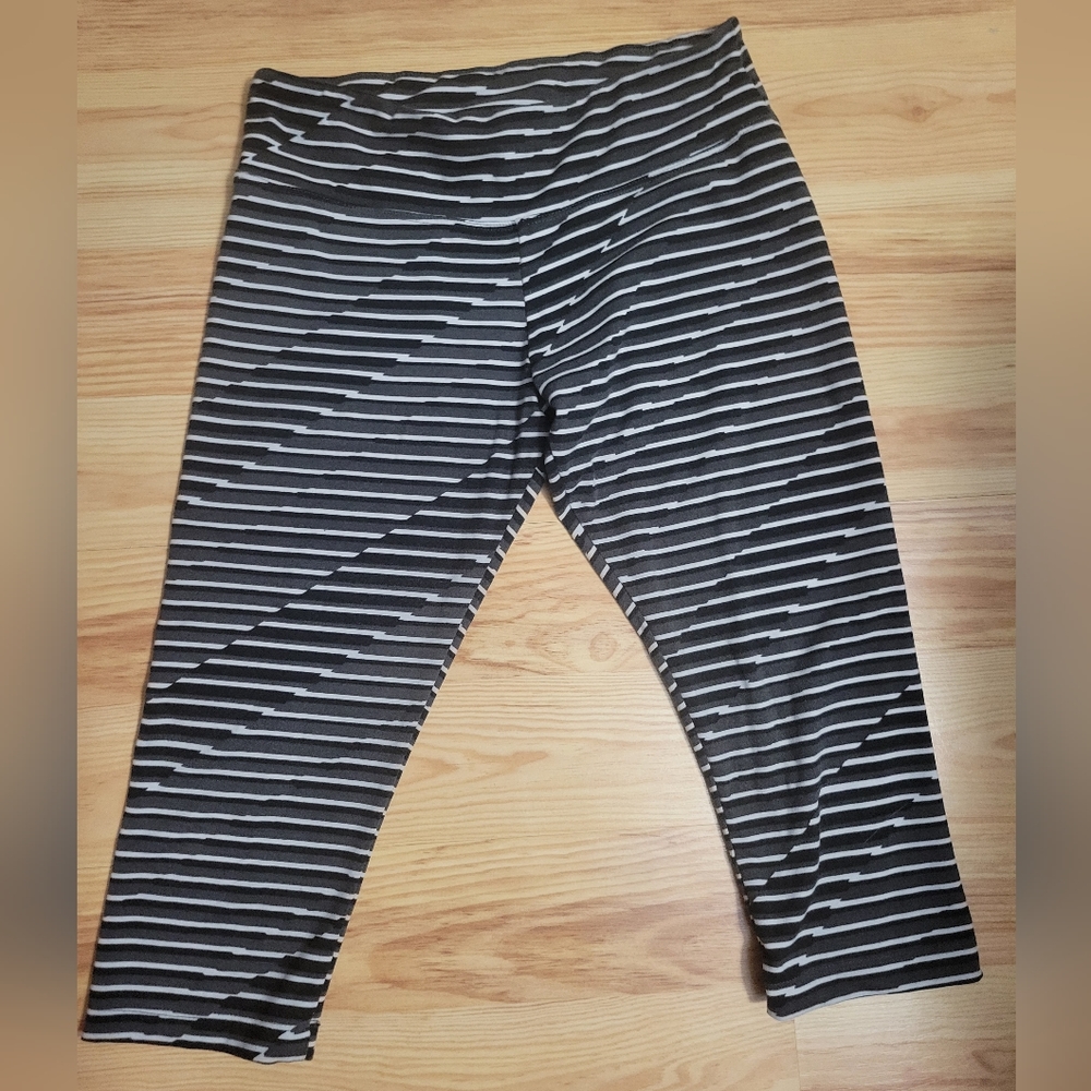 Capris - Picture 2 of 4